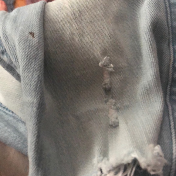 Light wash ripped jeans - Picture 5 of 6